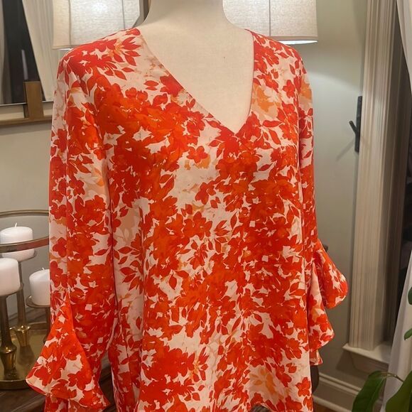 Vince Camuto Flowy Bell Sleeve Blouse Size  L - Picture 5 of 11